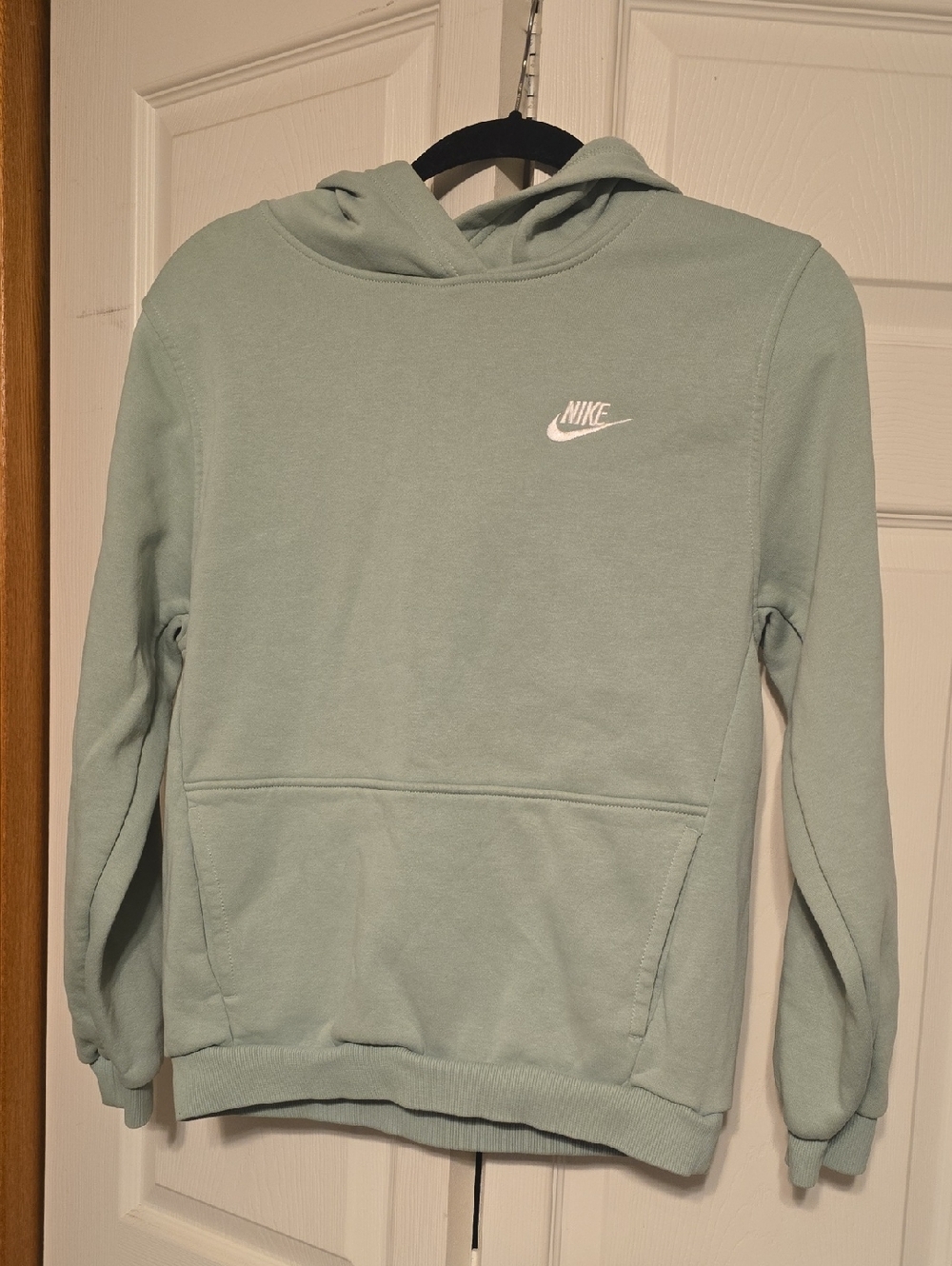 Nike Kids Light Mint Green Crewneck Hoodie NEW WITHOUT tags. Never Worn.